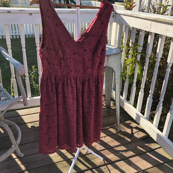 Fervour Dresses & Skirts - Fervour Cranberry Rose Patterned Lace Dress